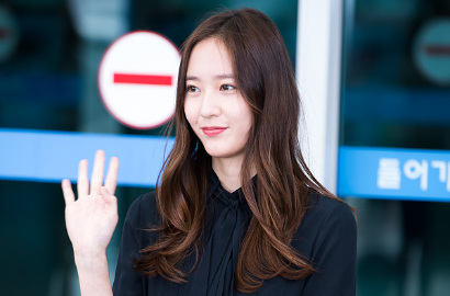Berangkat ke Milan, Krystal f(x) Keren Tampil Serba Hitam