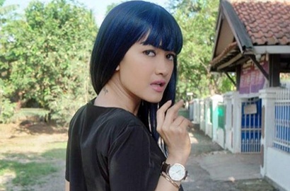 Disindir Tak Pakai Bra, Julia Perez Diminta Jauhi Ayu Ting Ting