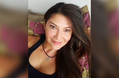 Tamara Bleszynski Pacaran dengan Sutradara Bule Ganteng?