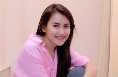 Ayu Ting Ting Pamer Belahan Dada, Istri Wali Kota Jaga Jarak Takut Suami Tergoda?