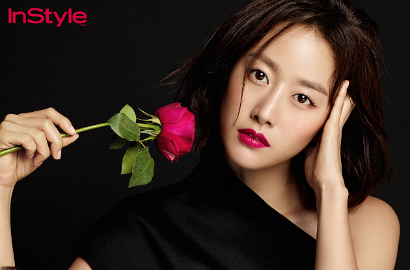 Jeon Hye Bin Menggoda Dengan Bibir di Foto Ini