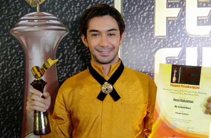 Menang di FFB 2016, Reza Rahadian Dedikasikan Piala untuk Korban Banjir Bandang