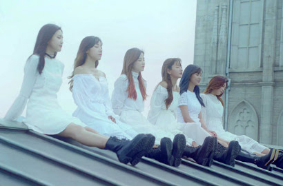 Cantik dan Anggun, A Pink Tampil Kalem di MV 'Only One'