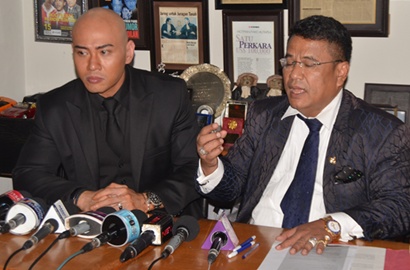 Pihak Deddy Corbuzier Tantang Mario Teguh Buktikan Akta Lahir Kiswinar Palsu