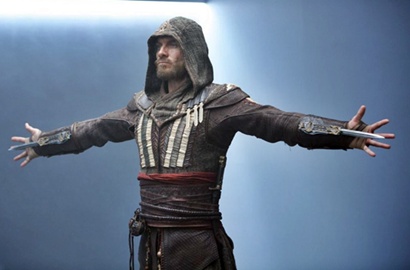 Intip Aksi Super Keren Michael Fassbender Naik Kuda di 'Assassin's Creed'