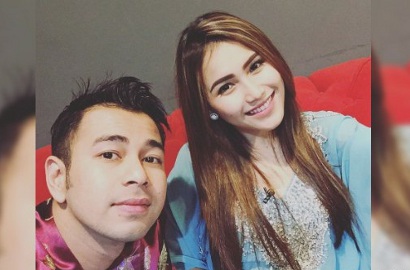 Tangan Ayu Ting Ting Masuk ke Kantong 'Bawah', Netter: Gatal-Gatal Ya?