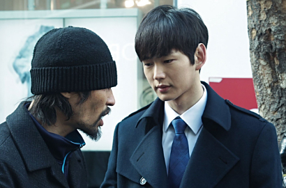 Jadi Penyidik, Lee Won Geun Super Ganteng di Poster 'The Net'