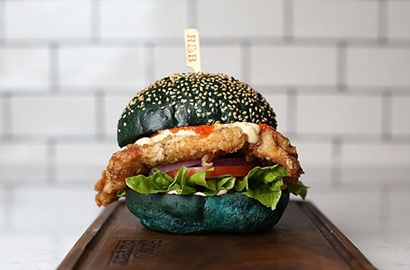 Burger Mutan Ala 'X-Men: Apocalypse' Ini Bikin Ngeri Juga Lapar, Berani Coba?