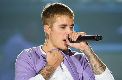 Waduh, Justin Bieber Tak Sengaja Bersin Saat Nyanyi di Depan Fans