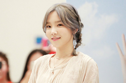 Unyu Bak Boneka, Tae Yeon Tebar Senyum Manis di Iklan Kosmetik