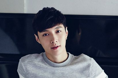 Beri Petunjuk Solo, Lay Bakal Rilis Duluan Lagu 'What U Need' di Hari Ultah