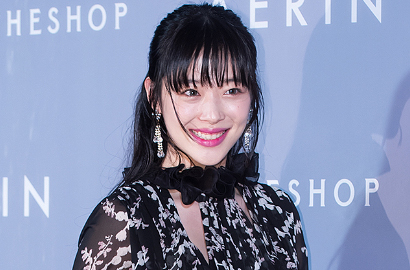 Selfie Tangan di Selangkangan, Pose Nakal Sulli Ini Bikin Geger Lagi