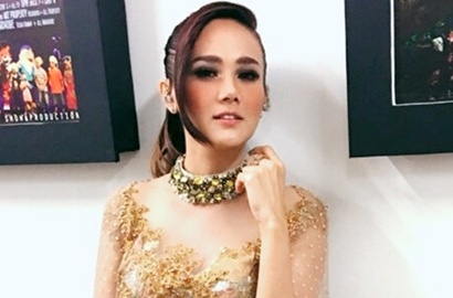 'Merakyat' Lagi, Mulan Jameela Makin Gencar Pencitraan Demi Dhani?