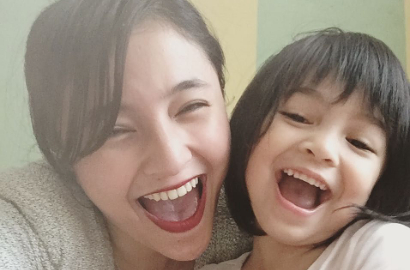 Marshanda Copot Hijab, Sienna Malah Keranjingan Pakai Jilbab Tiru Ibu Tiri