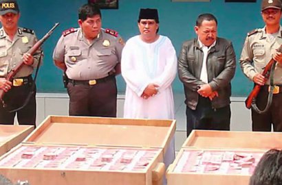 Mengejutkan, Korban Penipuan Dimas Kanjeng Ngaku Setor Hingga Rp 200 Miliar