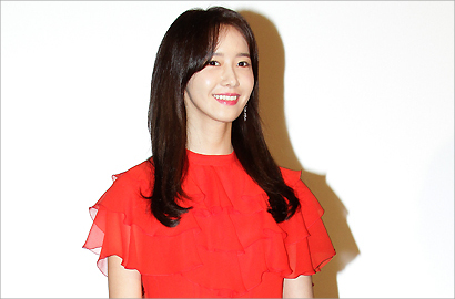 Biasa Depresi, Yoona Tampilkan Senyum Cerah di Foto Adegan 'K2'
