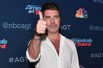 Beredar Foto Santai Simon Cowell Bikin Geger, Netter: 'Anu'-nya Ngintip
