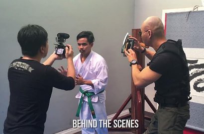 Pamer Aksi Lempar Setrika, Deddy Corbuzier Sindir Isu KDRT Mario Teguh?