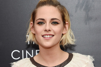 Gaya Rambut Baru, Kristen Stewart Pamer Belahan Dada di New York Film Festival