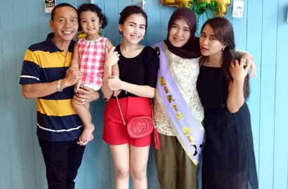 Video Perayaan Ultah Ibunda Ayu Ting Ting Ini Bikin Fans Kasihan dengan Haters