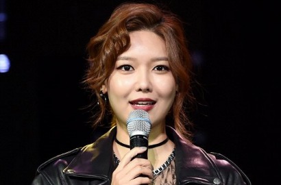 Seksi Pakai Jaket Kulit, Sooyoung Malah Dibilang Mirip Ahjumma