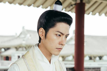 Bakal Gondrong dan Brewokan di 'Scarlet Heart', Hong Jong Hyun Lebih Kece?
