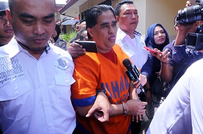 Dimas Kanjeng Curi Perhatian Publik, Netter Bikin Meme-Meme Kocak Ini