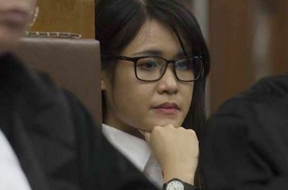 Dituntut 20 Tahun Penjara Oleh Jaksa, Jessica Wongso Tertunduk Sedih