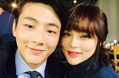 Asyik Ngopi Bareng, Ji Soo Tatap Mesra Park Si Yeon di 'Fantastic'