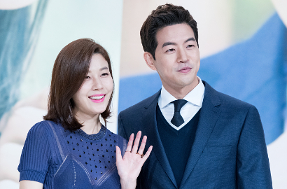 Gandeng Erat Tangan Kim Ha Neul di 'Airport', Lee Sang Yoon Siap Jadi Selingkuhan?