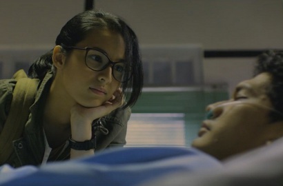 Chelsea Islan Penasaran, Iko Uwais Tembak-Tembakan di Teaser 'Headshot'