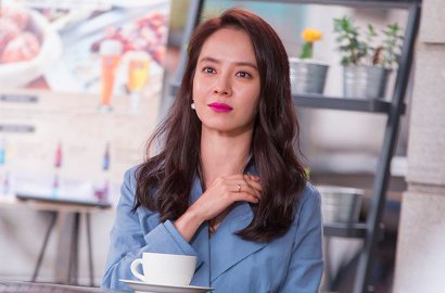 Song Ji Hyo Cantik 'Berkumis' di Poster 'My Wife Is Cheating'