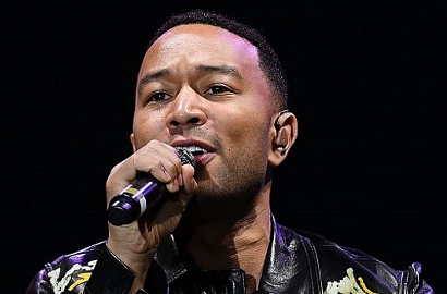 Baru Umur 5 Bulan, John Legend Sudah Ajari Bayi Luna Main Piano