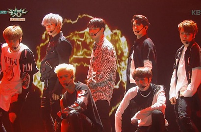 GOT7 Raih Trofi Kemenangan Kedua untuk 'Hard Carry' di Music Bank
