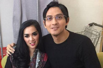 Jadi Anggota DPR, Lucky Hakim Beri Calon Istri Kalung Berlian Seharga Rp 5 Miliar?