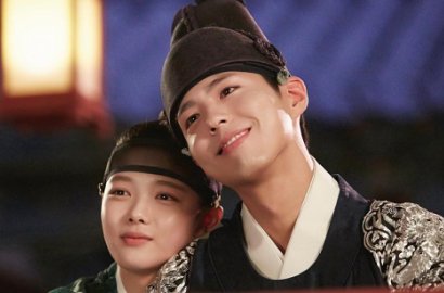 Kim Yoo Jung Terpesona Lihat Wajah Tidur Park Bo Gum di 'Moonlight'