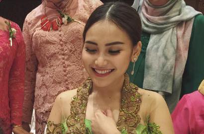 Rambut Mirip Nagita, Kebaya Ayu Ting Ting 'Warisan' Ibu Raffi?