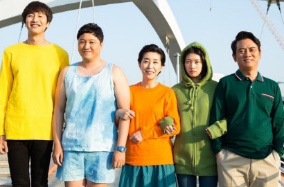 Lee Kwang Soo Ketawa Girang Bareng Jung So Min di Poster 'Sound of Heart'