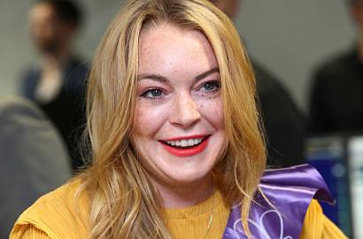Pamer Foto Cantik Berhijab, Lindsay Lohan Siap Jadi Mualaf?