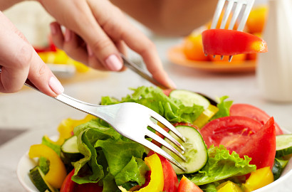 Punya Alergi Debu? Singkirkan dengan 10 Makanan Sehat Ini