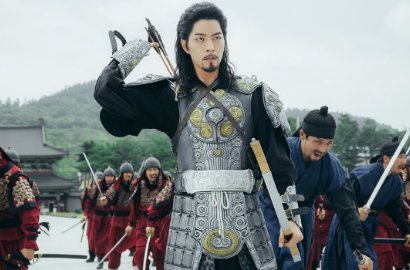 Ganteng Brewokan, Hong Jong Hyun Pamer Serang Istana di 'Scarlet Heart Ryeo'
