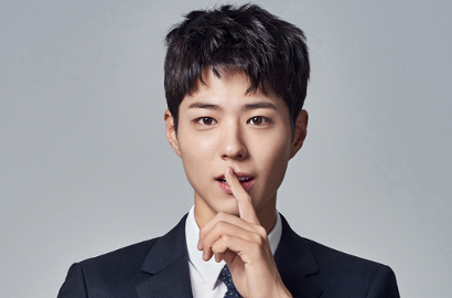 Tak Pakai Hanbok, Senyuman Park Bo Gum di Pemotretan Tetap Bikin Meleleh
