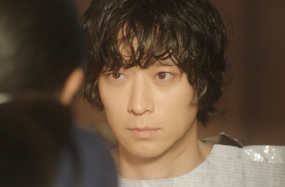 Rilis Poster Baru, Kang Dong Won Sendu di 'Vanishing Time: A Boy Who Returned'