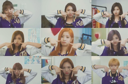 Beri Petunjuk Lain Buat Comeback, Intip Kocaknya Twice di Video 'TT'