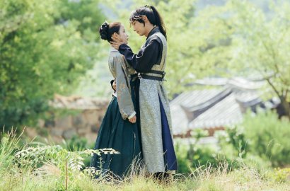 Kelewat Manis, Ciuman Lee Jun Ki - IU di 'Scarlet Heart Ryeo' Bikin Deg-Degan?
