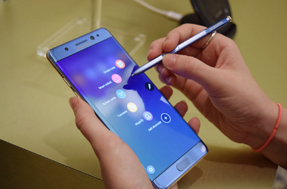 Astaga, Beredar Rekaman CCTV Galaxy Note 7 Berasap Saat Masih Dipegang