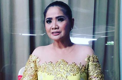 Sukses Gegerkan Netizen, Vina Panduwinata Ketahuan Pakai Gaun Transparan?