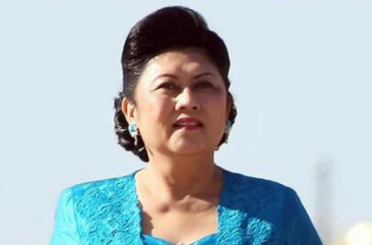 Unggah Foto Masa Muda, Ani Yudhoyono Dibilang Mirip Nike Ardilla?