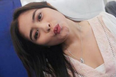 Nyanyi Sambil Petik Gitar, Kerennya Prilly Cover Lagu 'We Are Never Ever Getting Back Together'