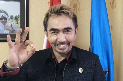 Gatot Brajamusti Nangis Tak Ingin Dihakimi Usai Aib Terbongkar